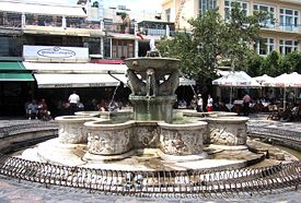 La fontaine Morosini sur la place Venizelou